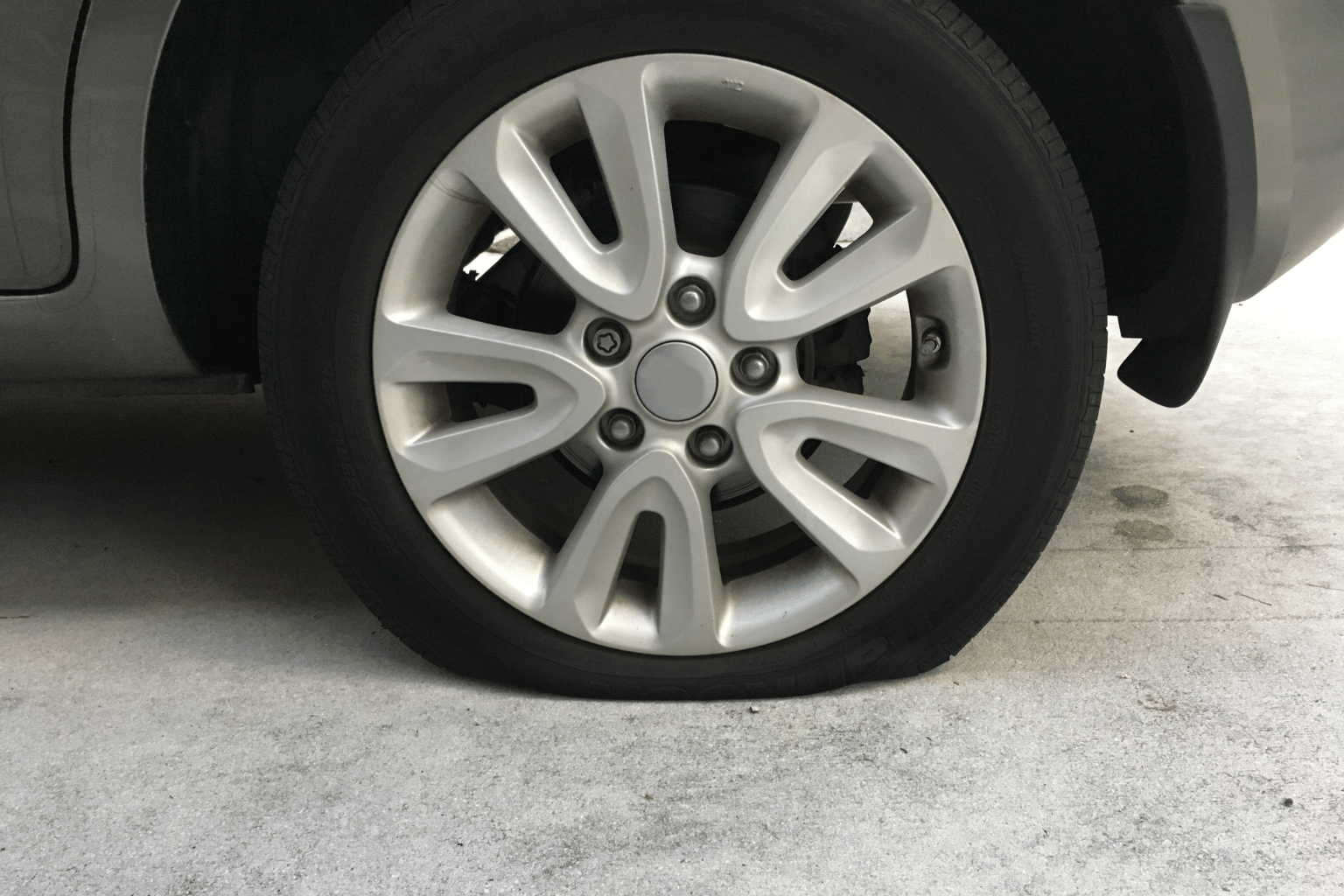 10 stvari koje radite svom automobilu, a mehaničari bi voleli da odmah prestanete